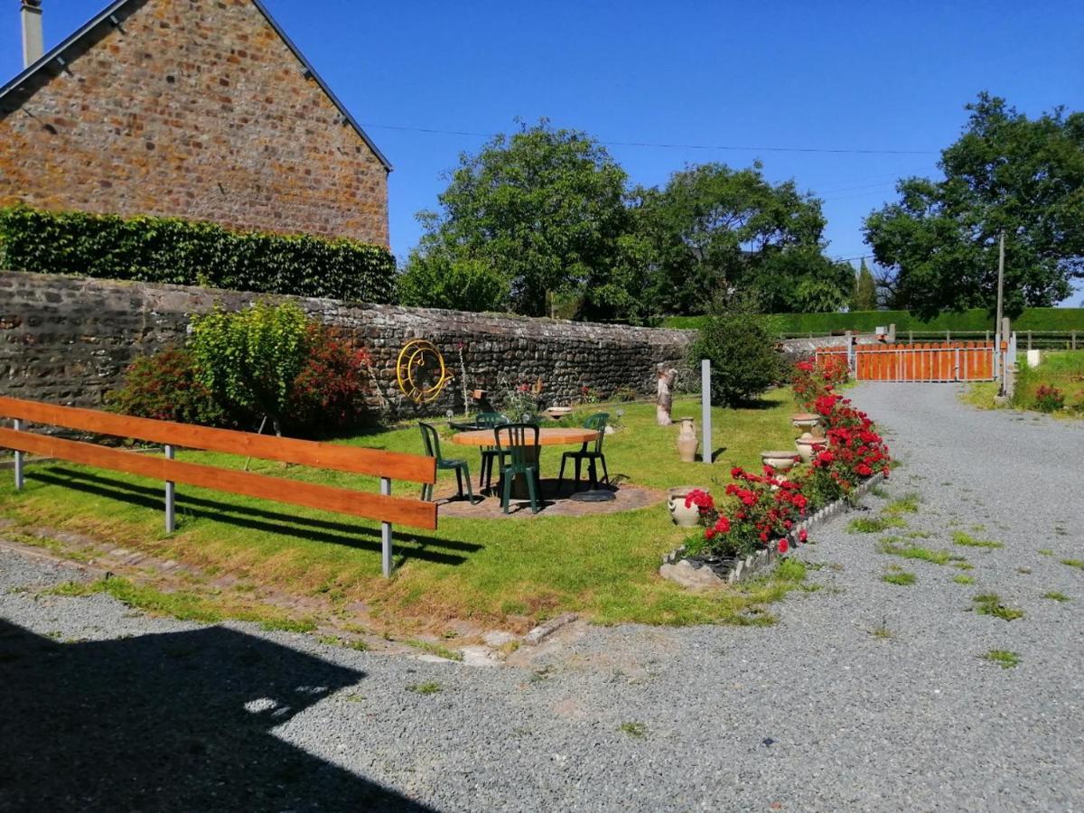 Les Ch'tis Normands Bed and Breakfast Domjean Eksteriør billede